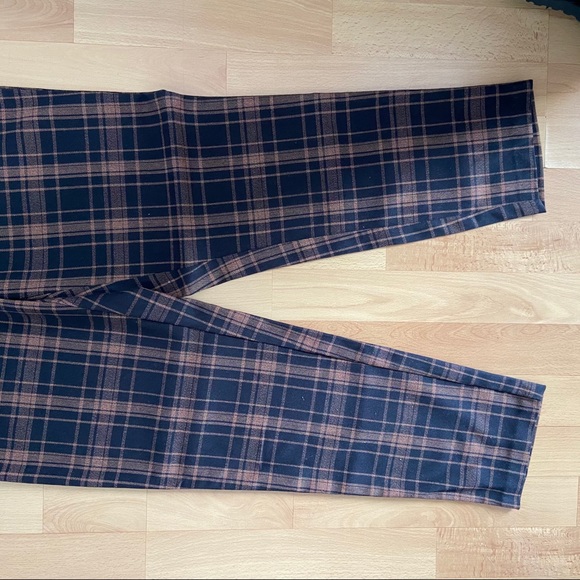 Brand new Editorial pants - Picture 3 of 3